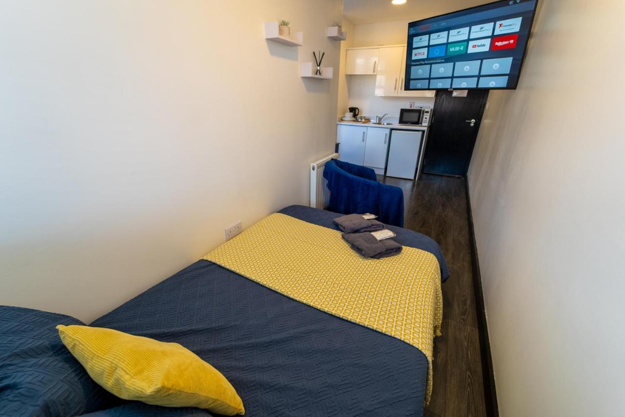 Staysa Equipped Studios Near Qe And Uob In Guesthouse Close To The City! Birmingam Habitación foto