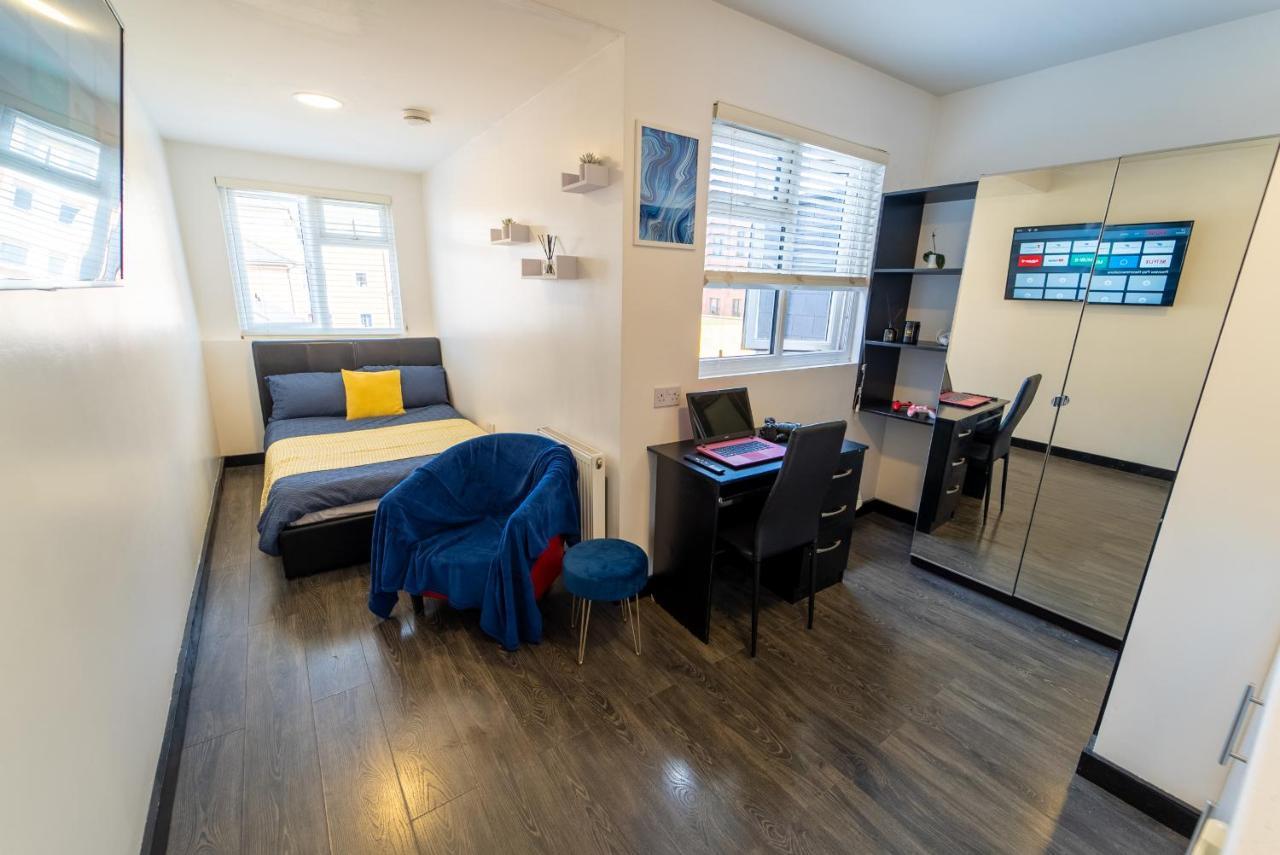 Staysa Equipped Studios Near Qe And Uob In Guesthouse Close To The City! Birmingam Habitación foto