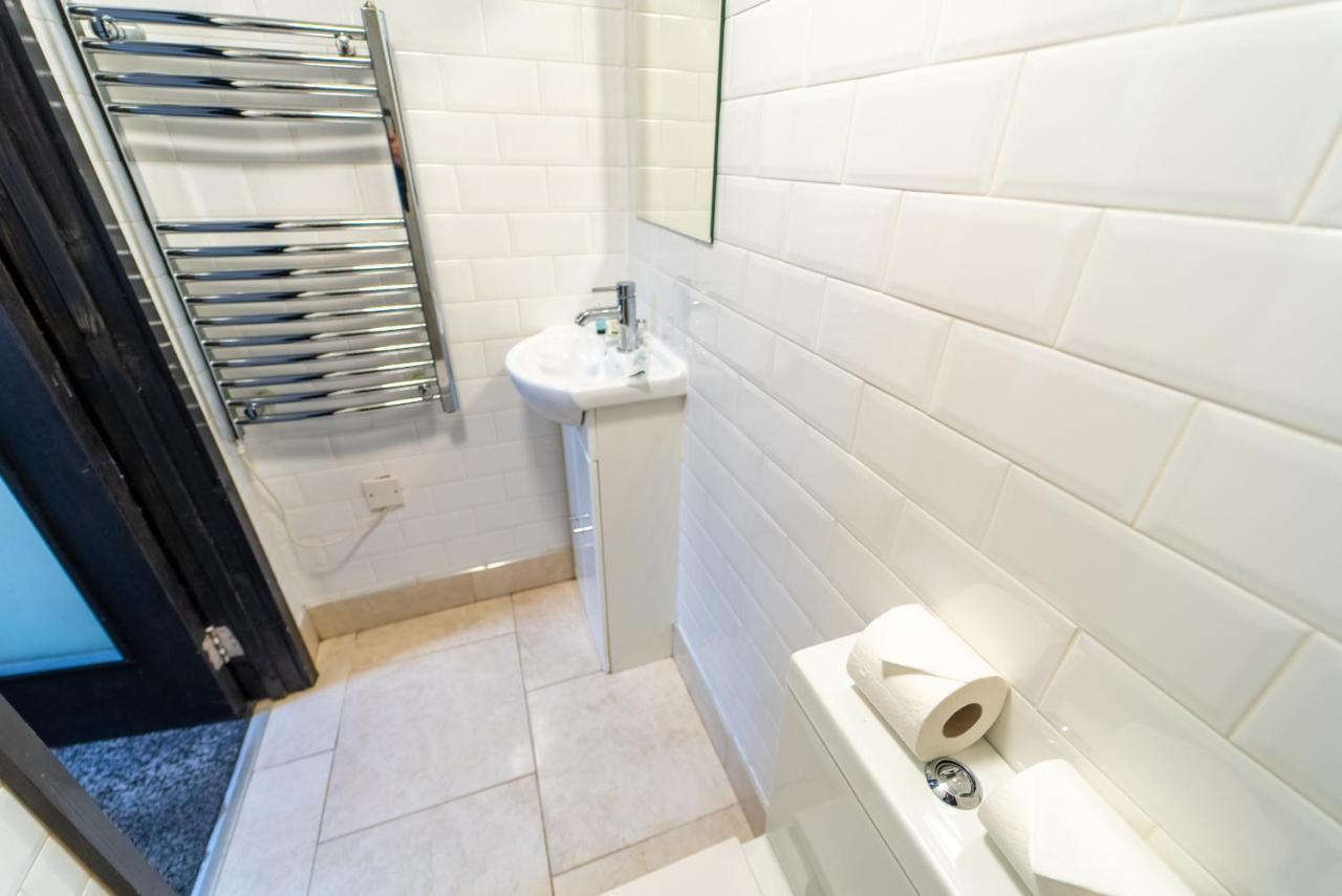 Staysa Equipped Studios Near Qe And Uob In Guesthouse Close To The City! Birmingam Habitación foto