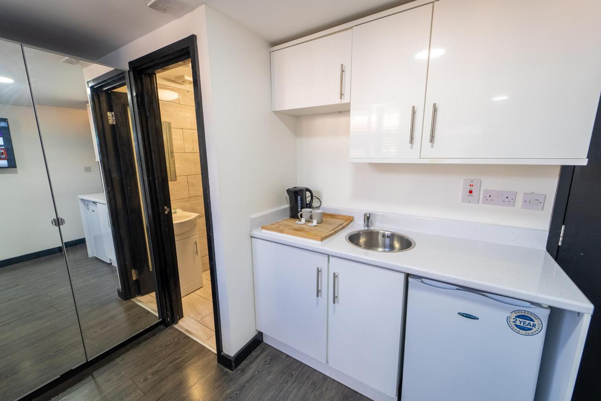 Staysa Equipped Studios Near Qe And Uob In Guesthouse Close To The City! Birmingam Habitación foto